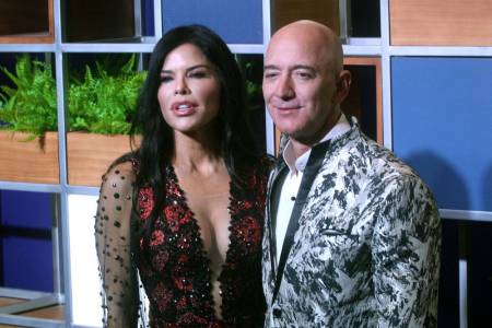 Jeff Bezos girlfriend 